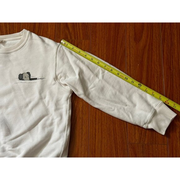 Uniqlo x Kaws UT Phaidon Beige Sweatshirt Long Sleeve Size 150 Boy Girl - Picture 11 of 12